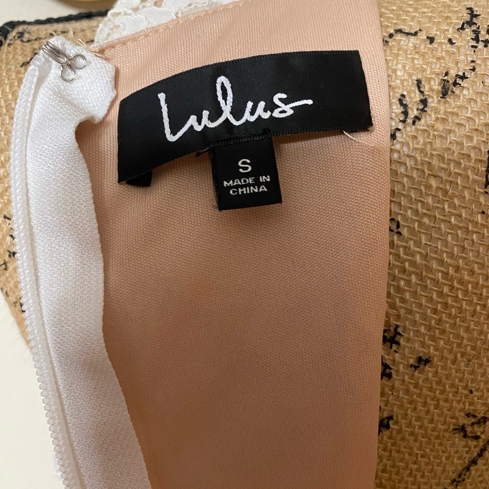 🌷Lulu’s Lace Dress🌷 - Picture 7 of 8
